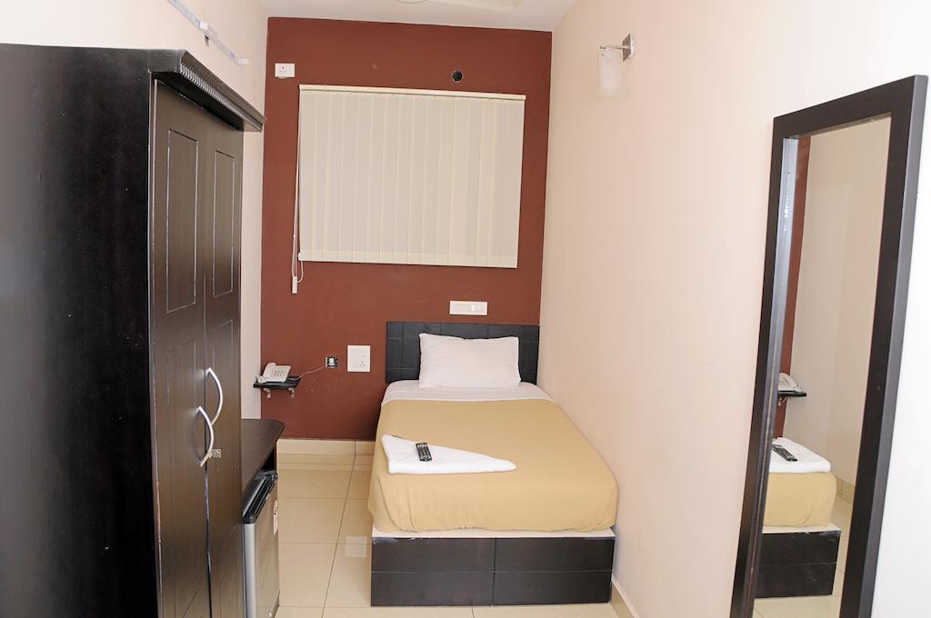 Hotel Sri Krishna Residency Udupi Kültér fotó