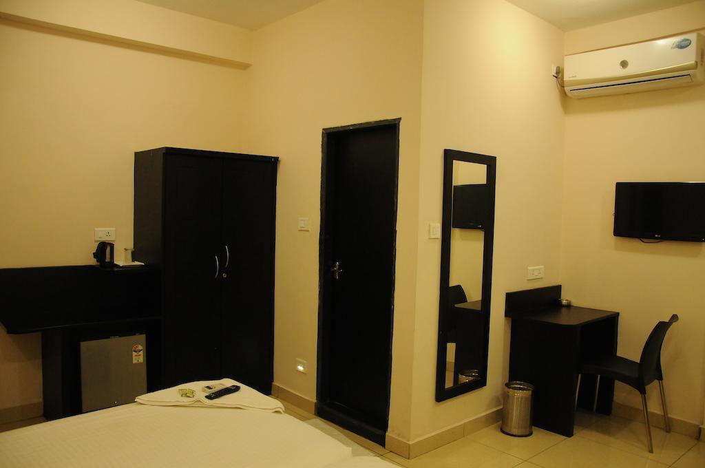 Hotel Sri Krishna Residency Udupi Szoba fotó