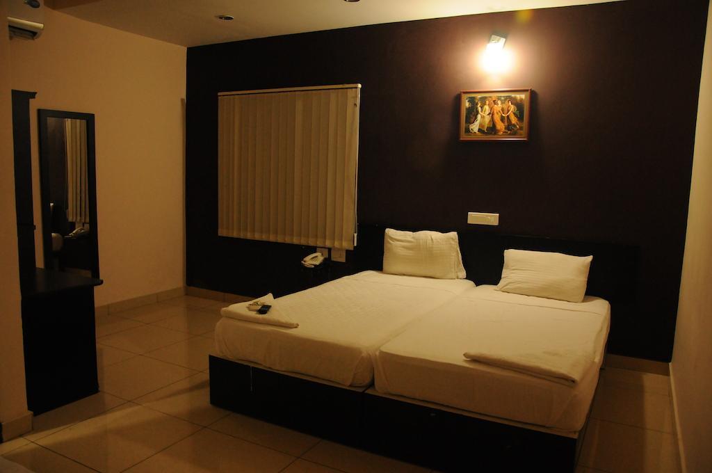 Hotel Sri Krishna Residency Udupi Szoba fotó