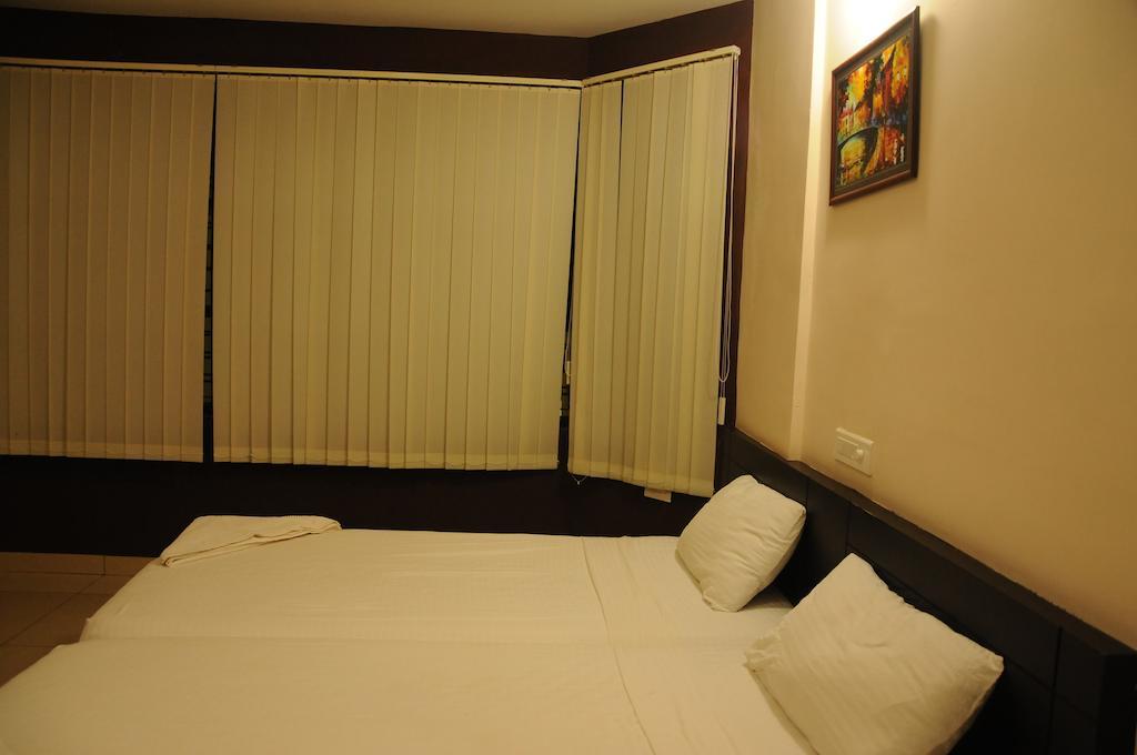 Hotel Sri Krishna Residency Udupi Szoba fotó